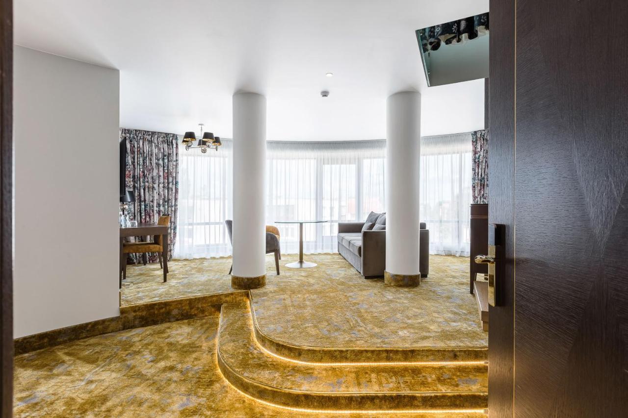 Victoria Hotel Klaipeda Bagian luar foto